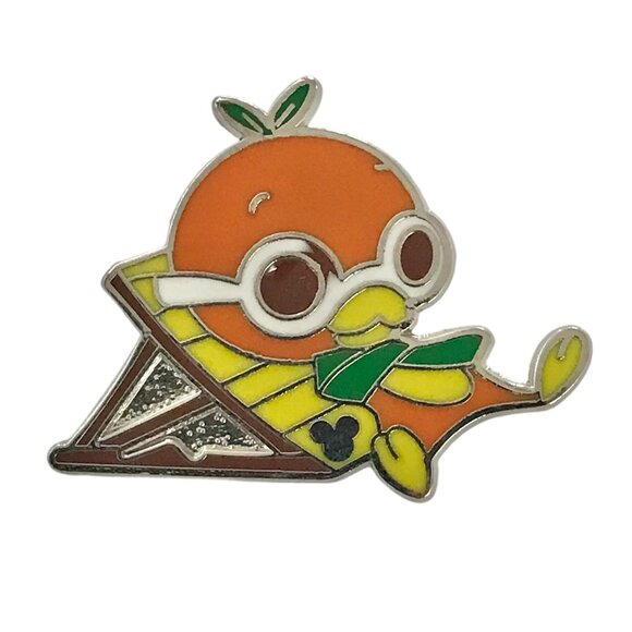 Disney Orange Bird Trading Pin 2011 Enamel Hidden Mickey Series Beach Chair - Picture 1 of 8